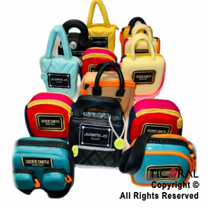 ADORNO CARTERAS MARCAS SURTIDAS PORCELANA FRIA G x 1